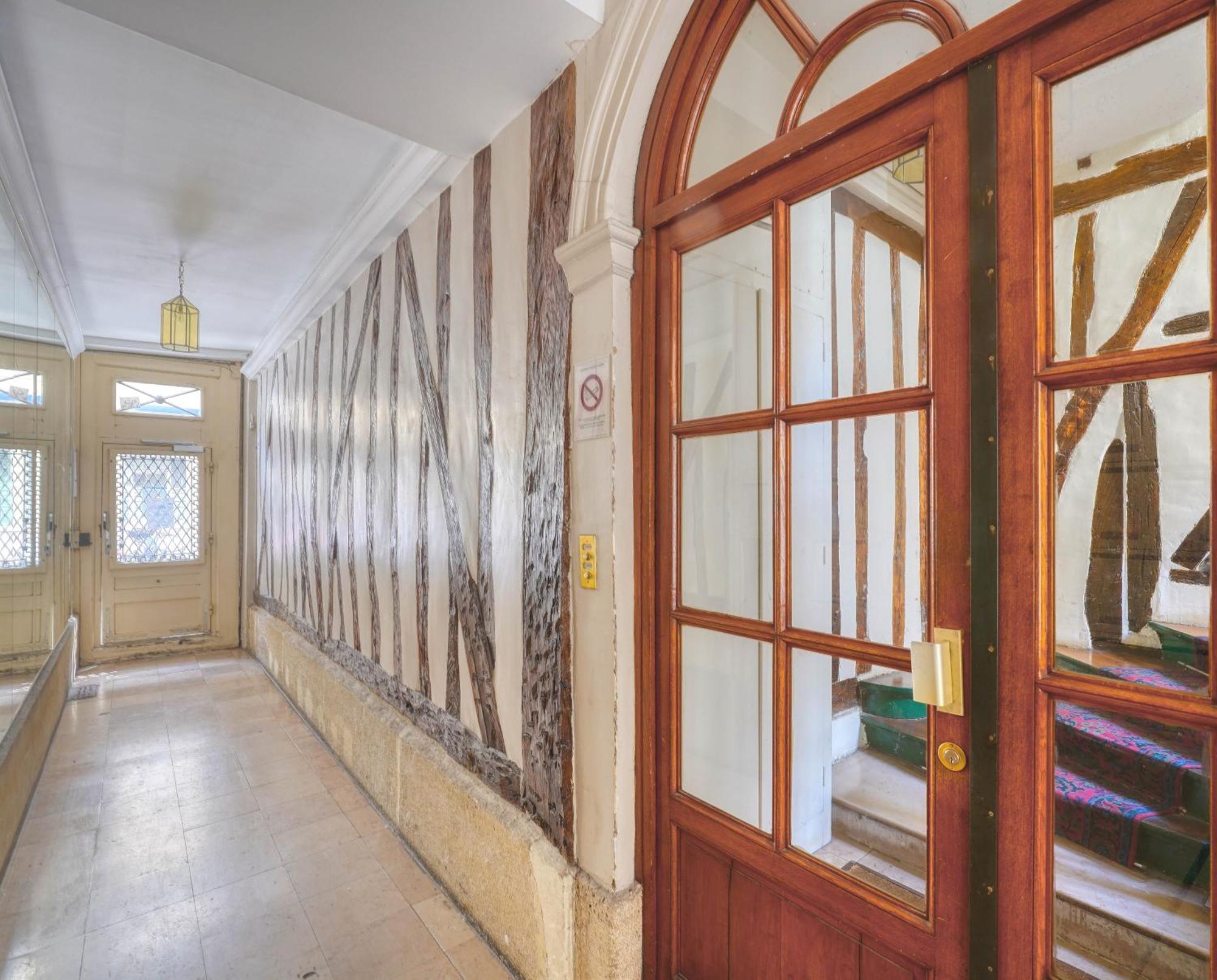 Appartamento Saint Germain Des Prés - Deluxe Parisian Loft - 5492 Parigi